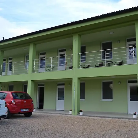 Pramen Apartment *
